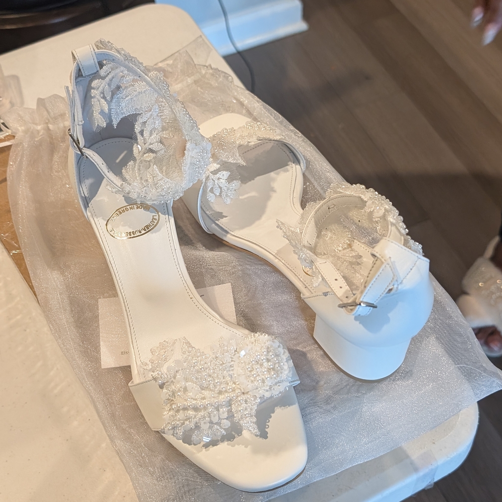 Elegant White Beaded Women's Heels - Picture 4 of 11